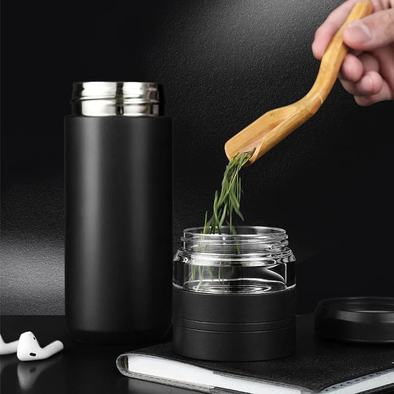 قارورة تفريغ حراري مع منقوع شاي 500ml